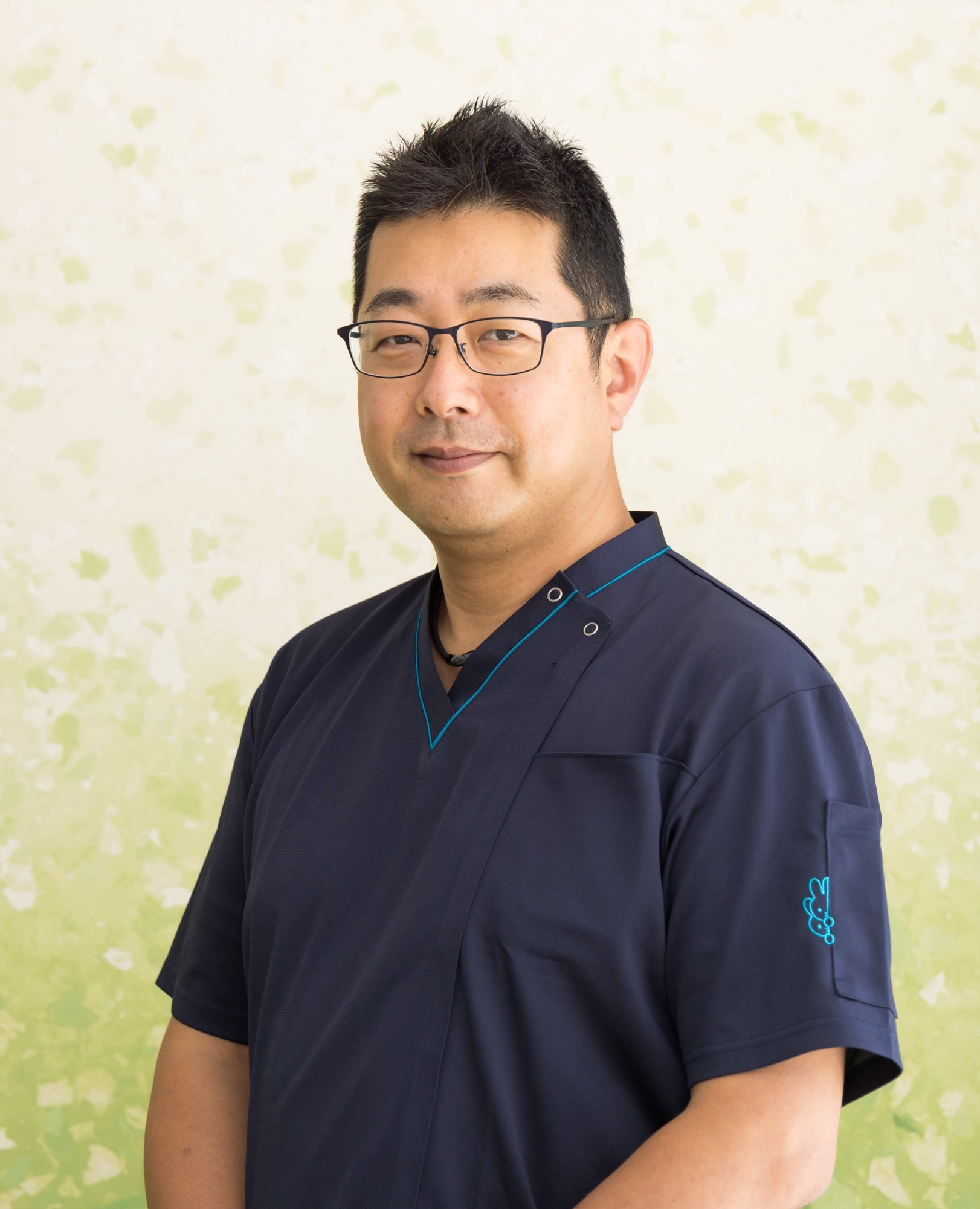 川崎市武蔵新城の歯医者・歯科 ふぁみりあ歯科の院長紹介です。